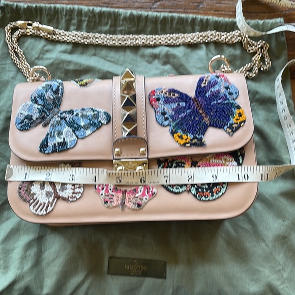 Valentino butterfly medium shoulder bag. Beige with beaded butterfly’s! - Picture 7 of 12